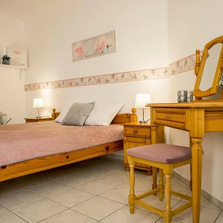 Homestay Dom Panorama-apartmany Chantall Ravda