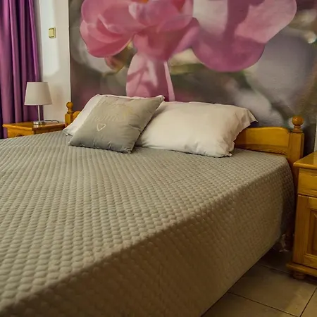 Dom Panorama-apartmany Chantall Homestay Ravda